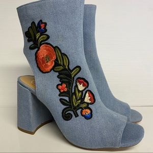Heart in D Women 7.5 Blue Denim Embroidery Booties